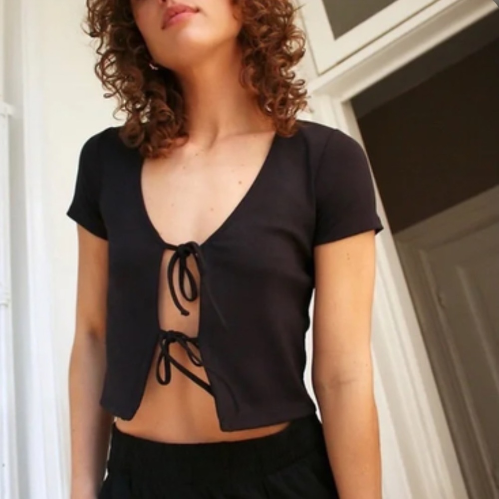 Aritzia Wilfred Free Only Tie Front Top in Black Size XXS
